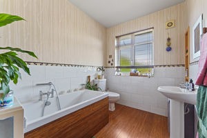 bathroom- click for photo gallery